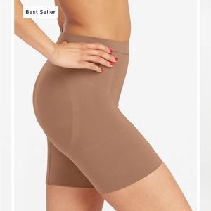 SPANX OnCore Mid-Thigh Short-S-CAFE AU LAIT-S-NWT